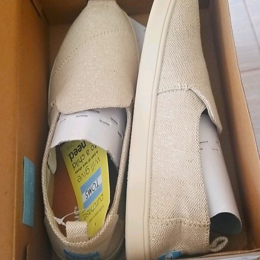 Never worn Toms